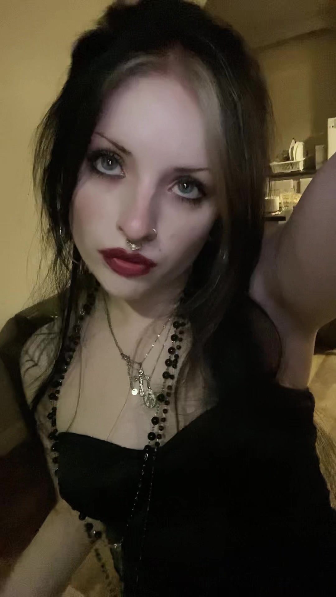@𝔈𝔳𝔈