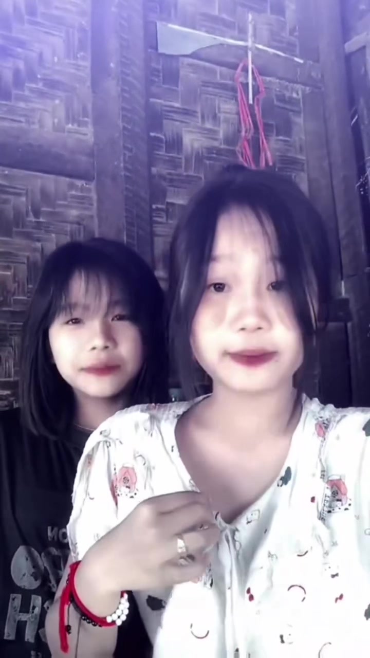 @တယ်လီလင့်💕