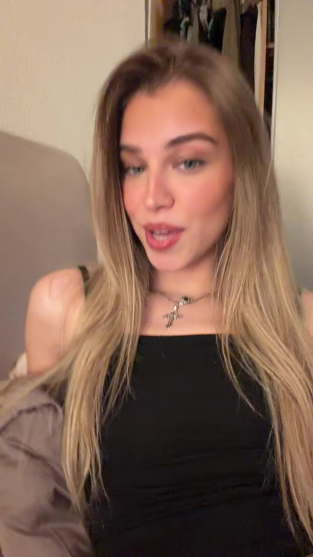 @⃟