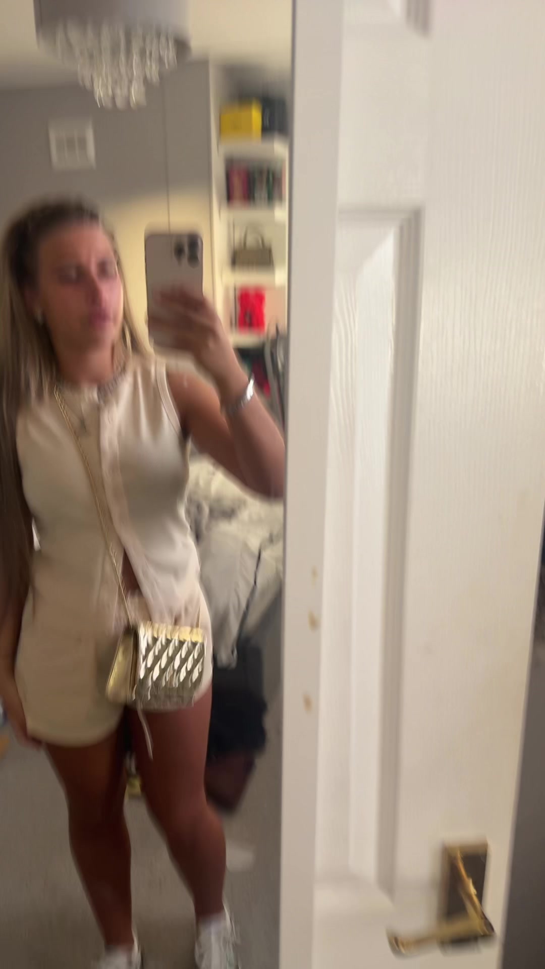 @ℰ