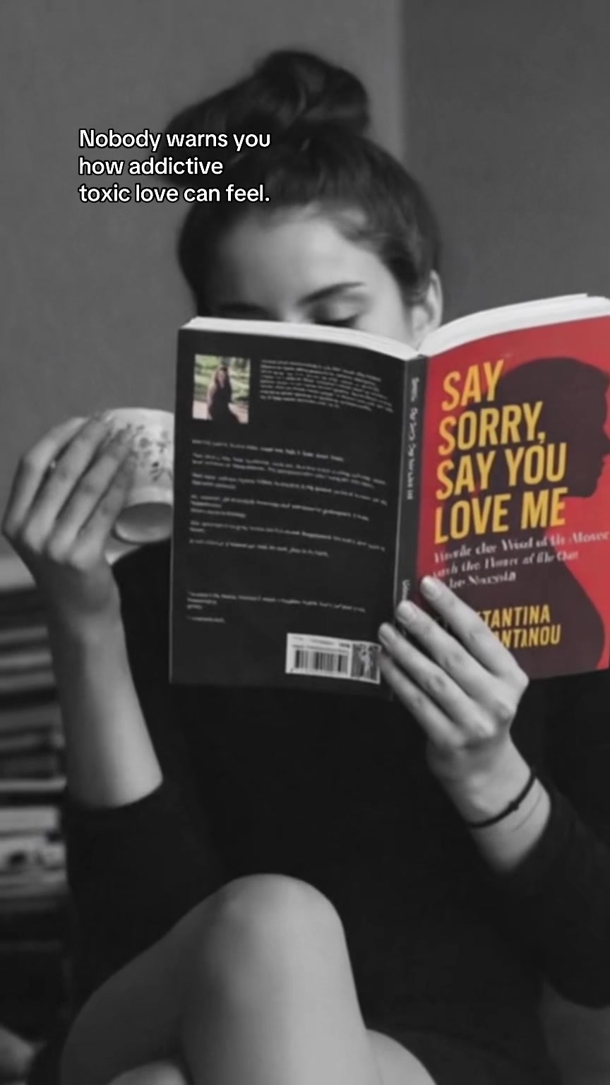 @Constantina | Author | Artist