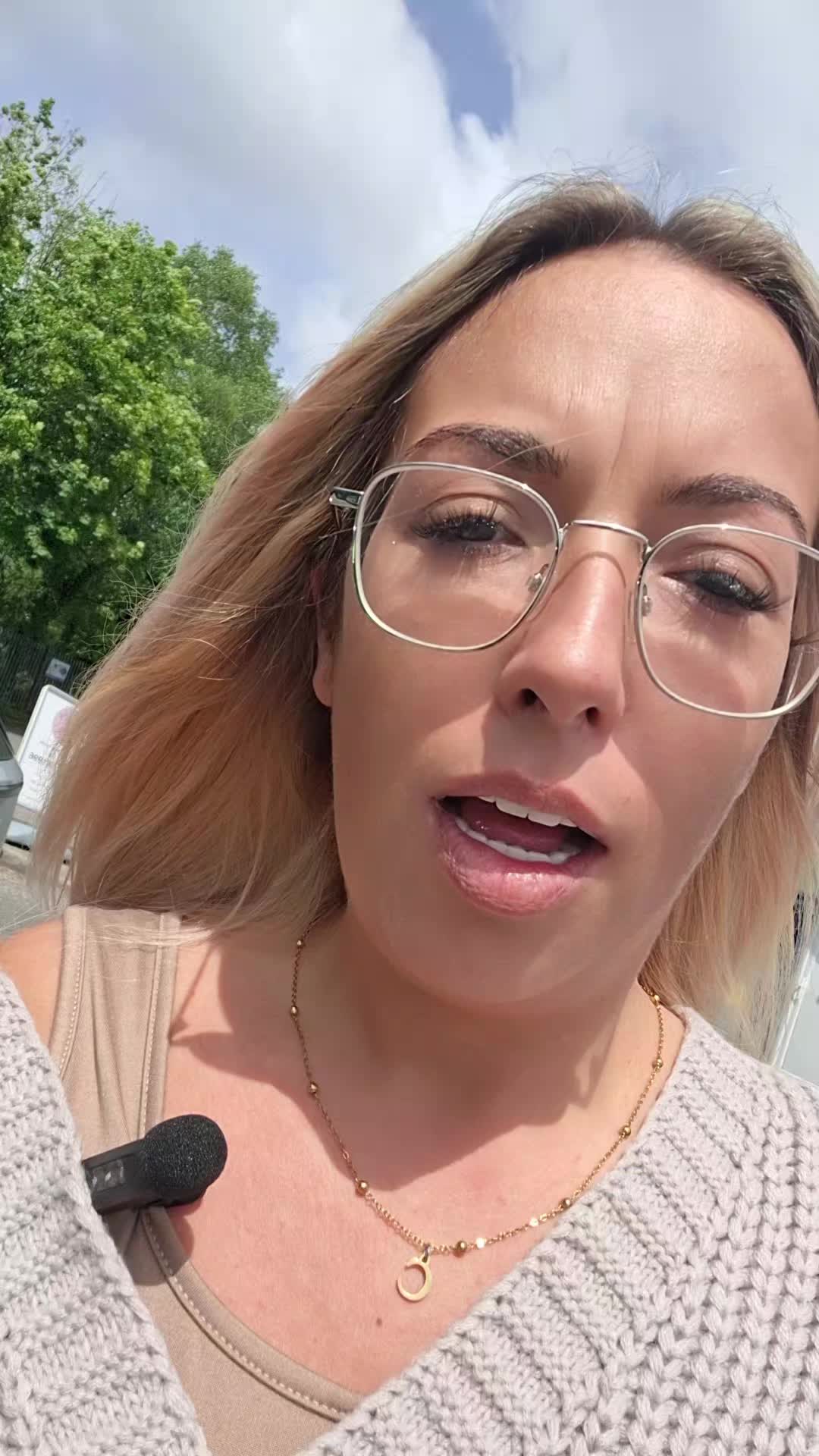 @Caroline33