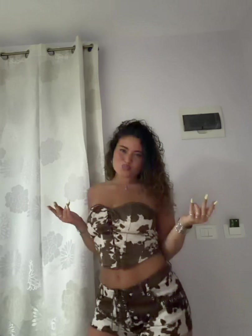 @rebbb💋💋