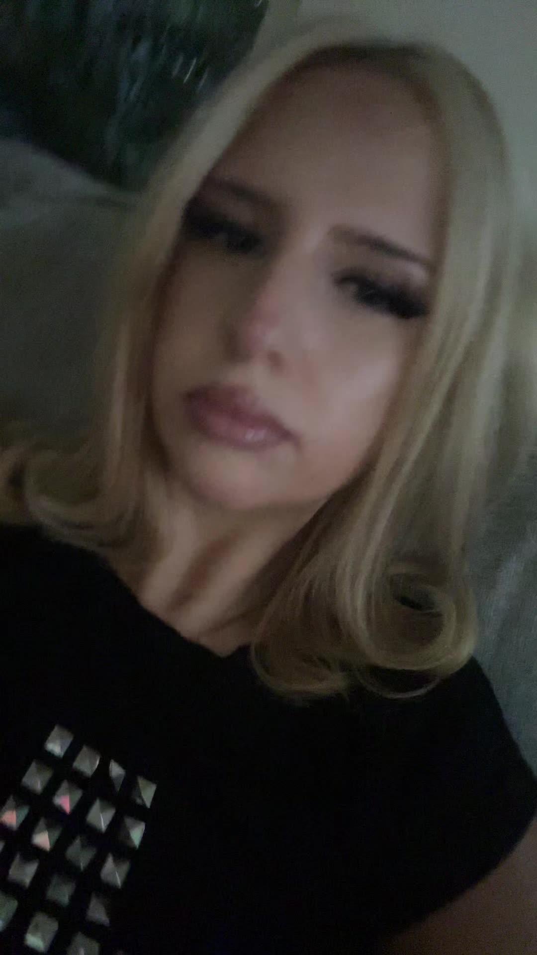 @️