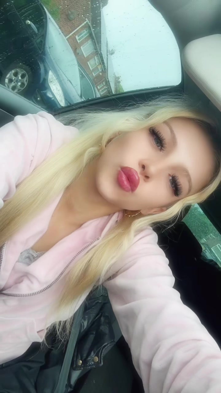 @Demi
