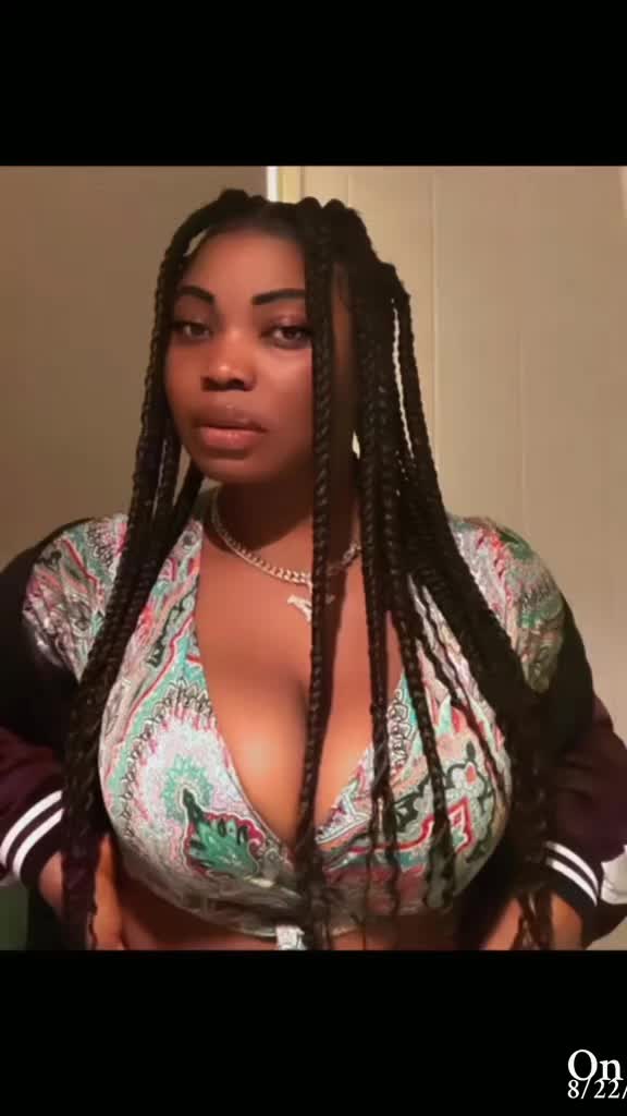 @QUEENFIRST🤍🦋