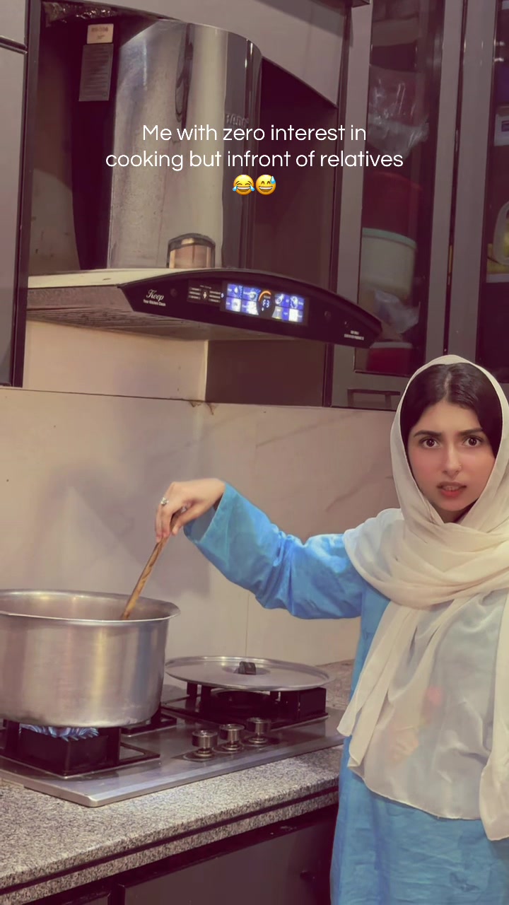 @mehaklayyahvlogs