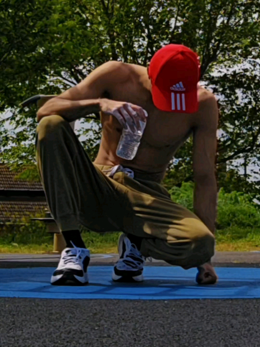 @hoodedcalisthenics