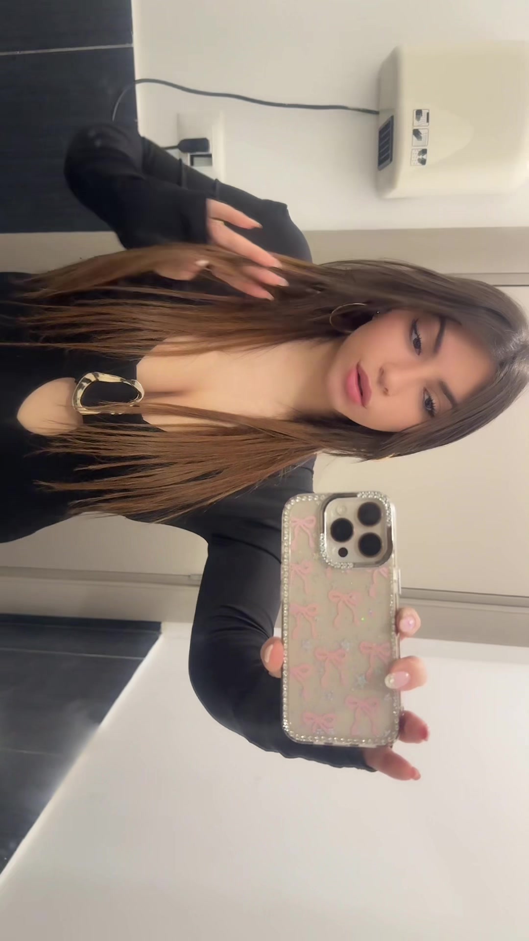 @akessia