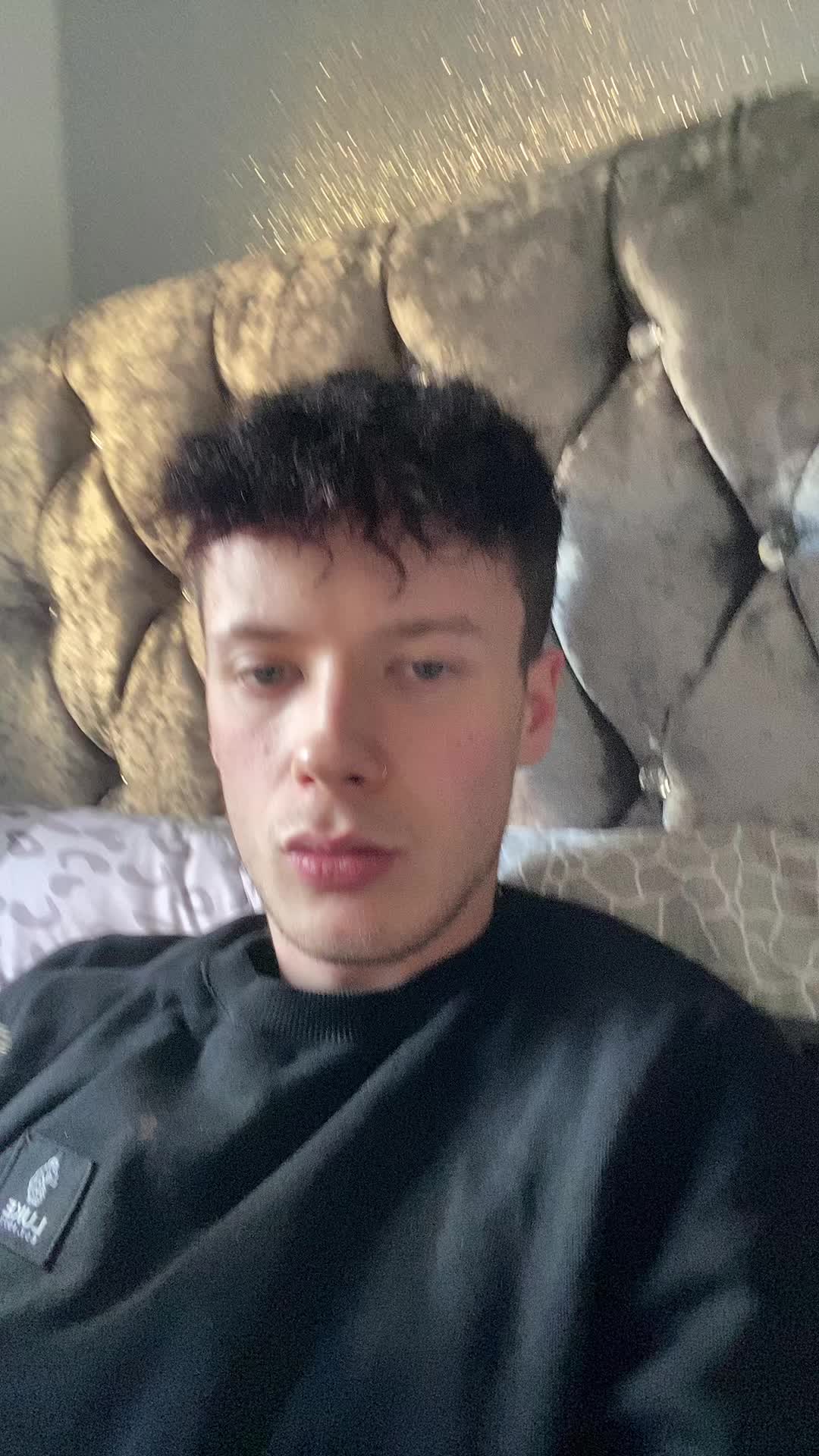 @Azzy 🎀🧸