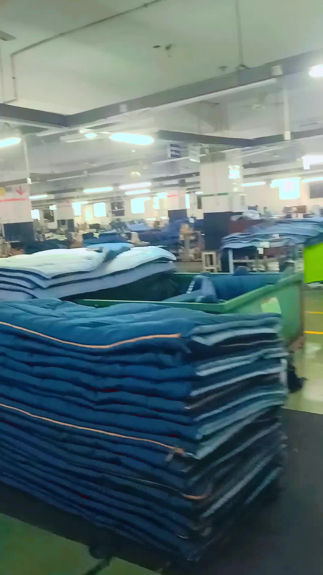 @পরিবার একমাত্র মেয়ে