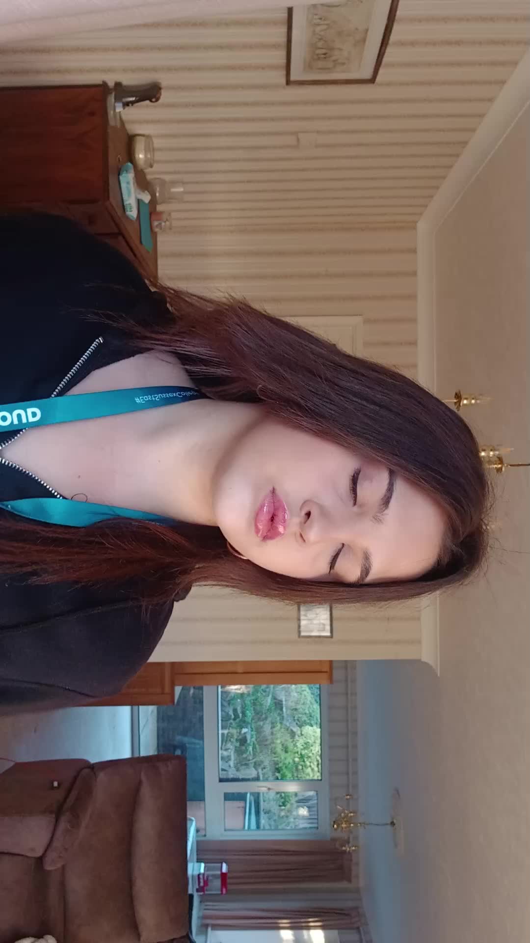 @xx.hollie.xx