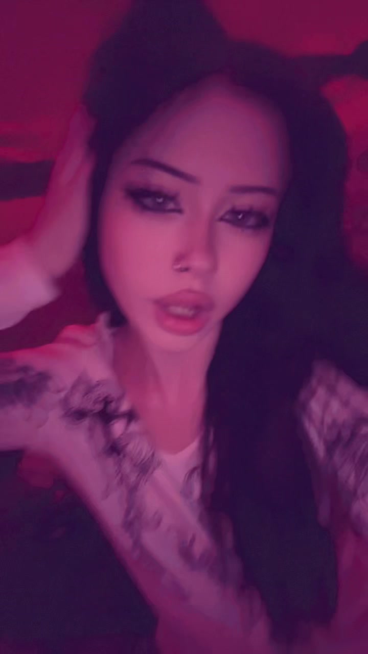 @Millie🕸️