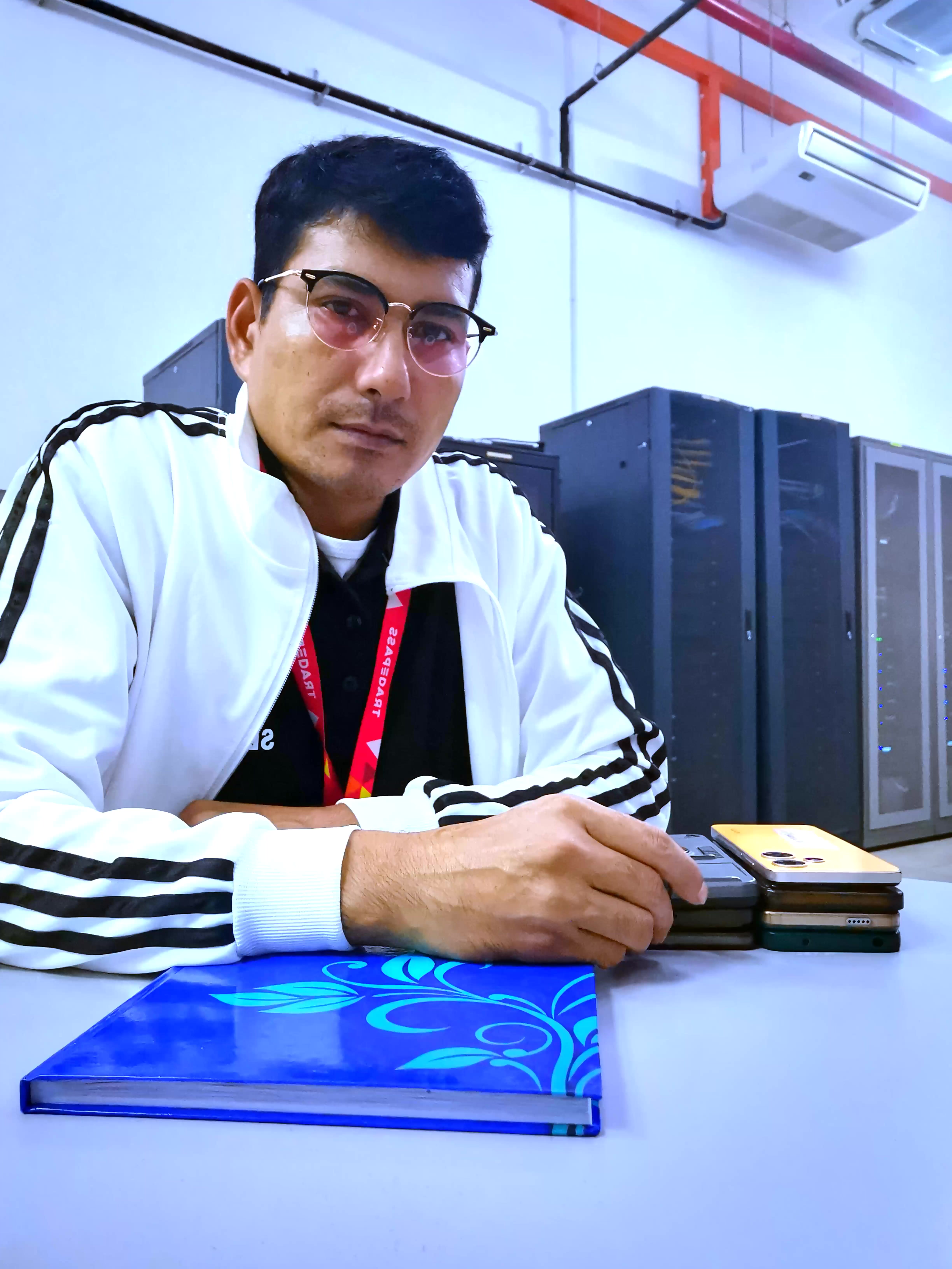 @lucky singh सुदुरपच्शिम रोयल