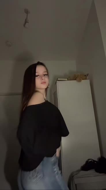 @๐ซ๐๐ข๐ฌ๐๐๐ค