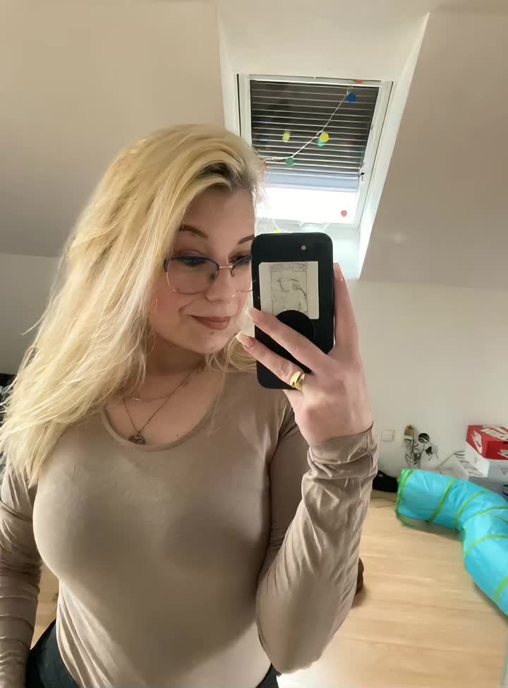 @Elinka🤔