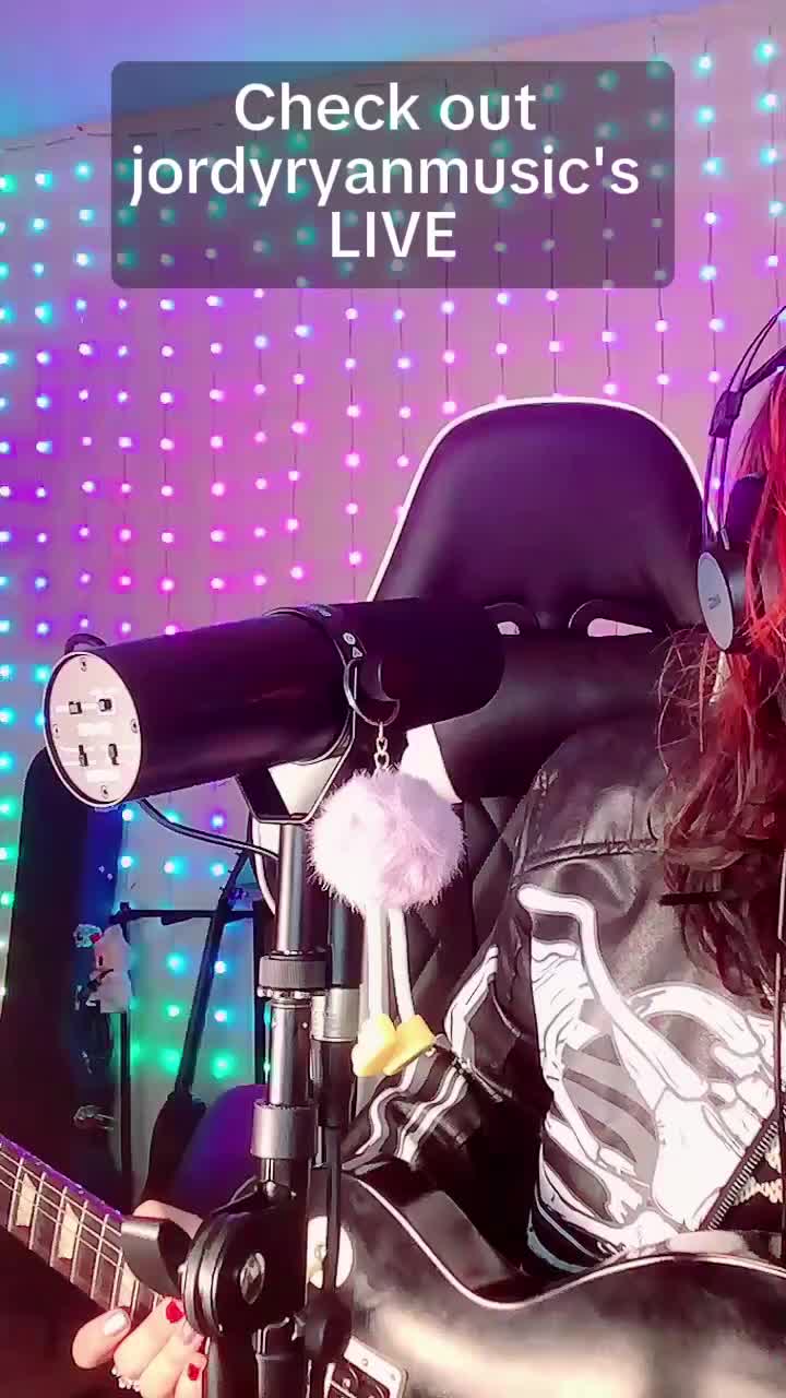 @mychaoticsoul🎤♥️💫