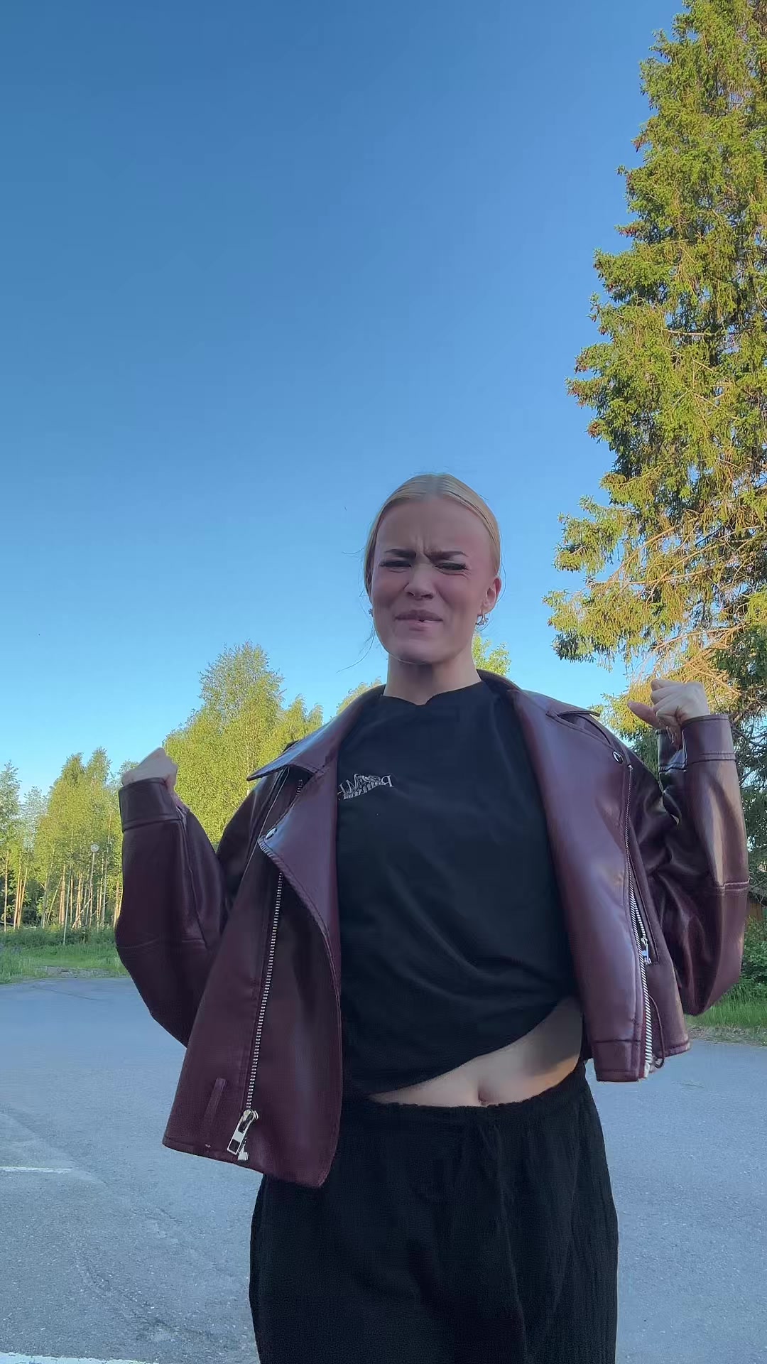 @neanoora