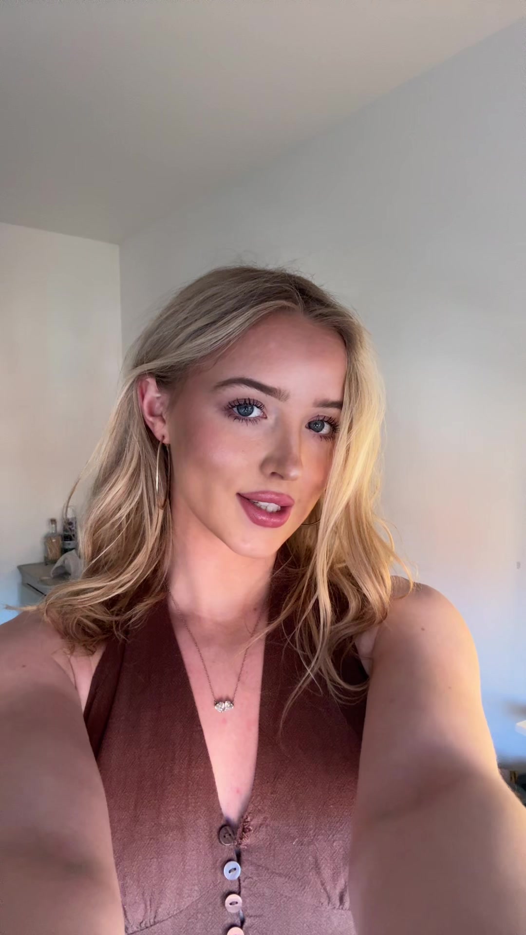 @lydiaajo