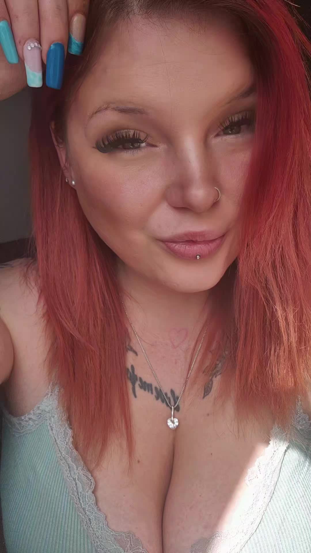 @Laraloooou 🦋🦦