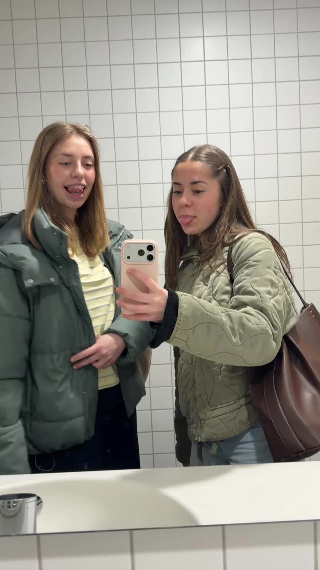 @fiona