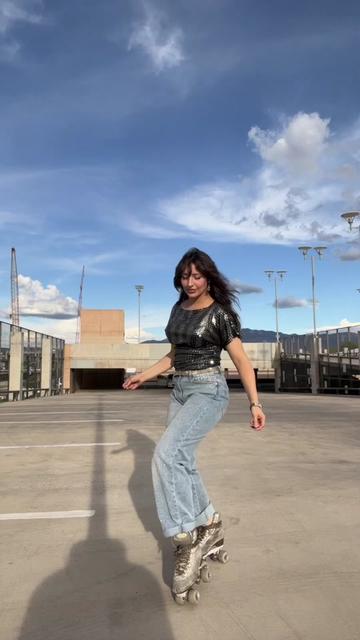 @Jada - Roller Dance Burlesque