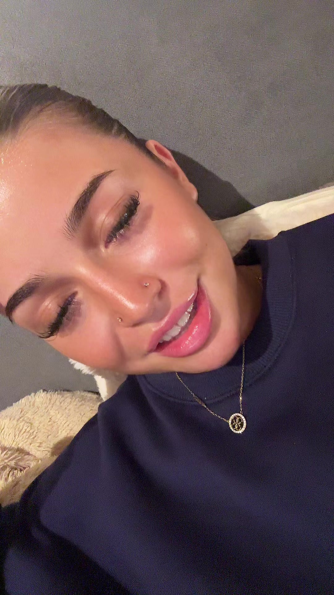 @LUVLAURI 🦋