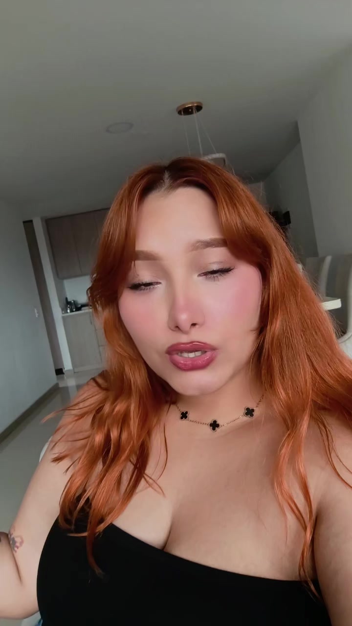 @Yennifer López