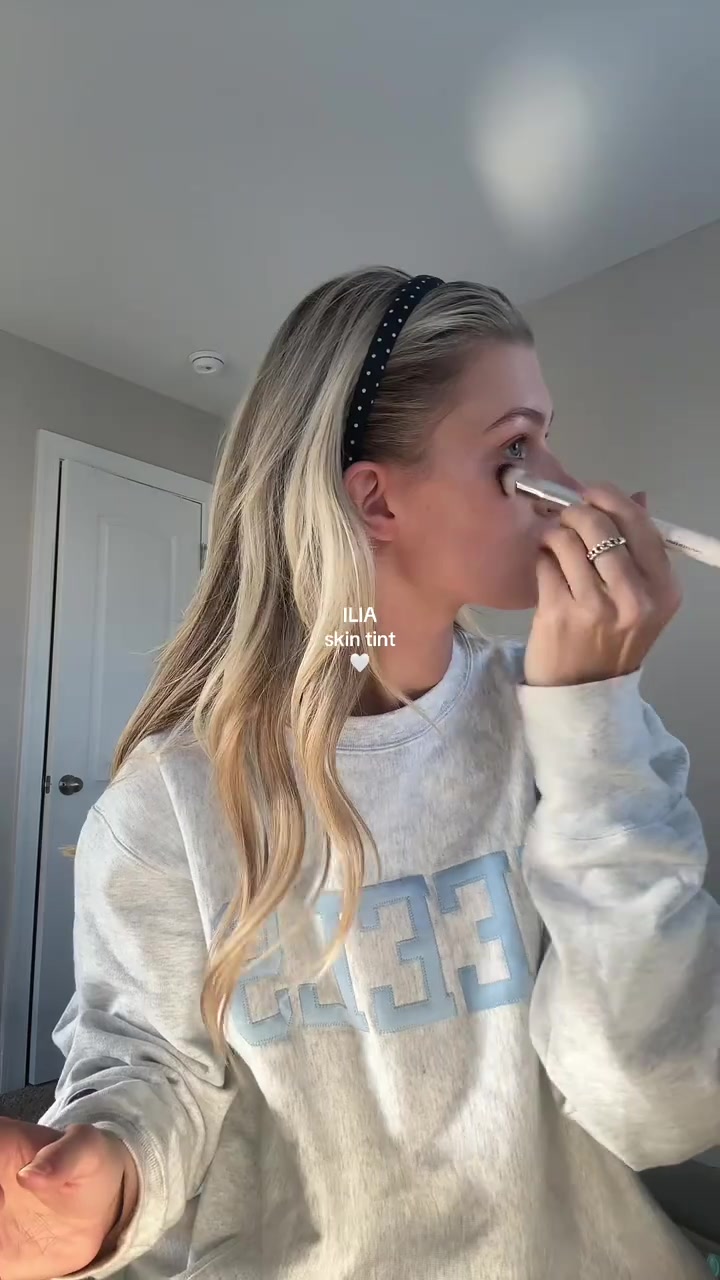 @Victoria | Fashion + UGC