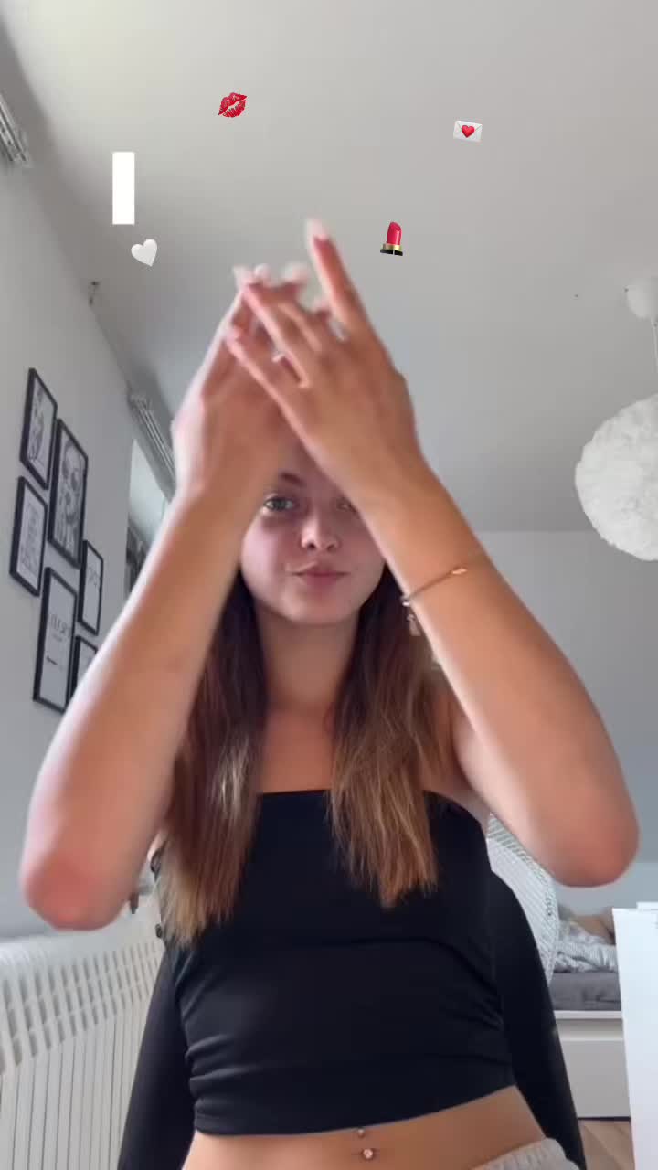 @𝐟𝐞𝐥𝐢𝐜𝐢𝐚