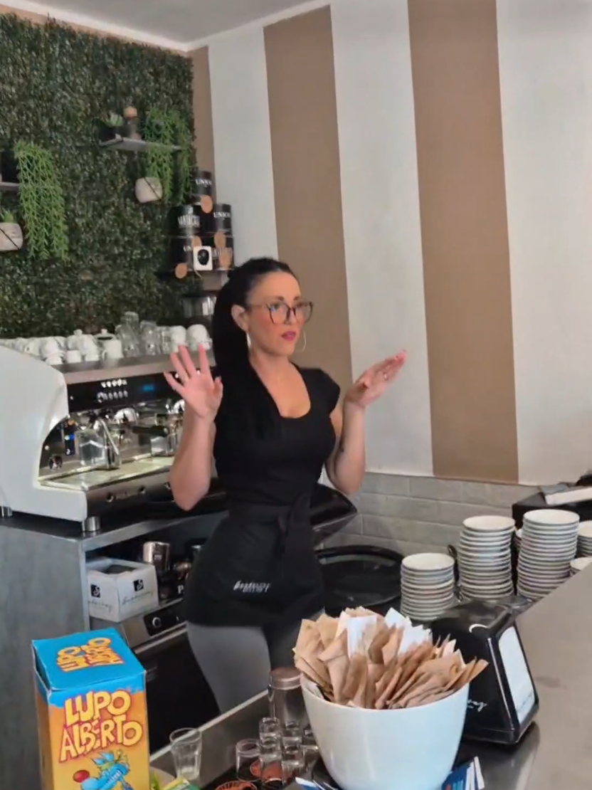 @elutza89 barista di tik tok
