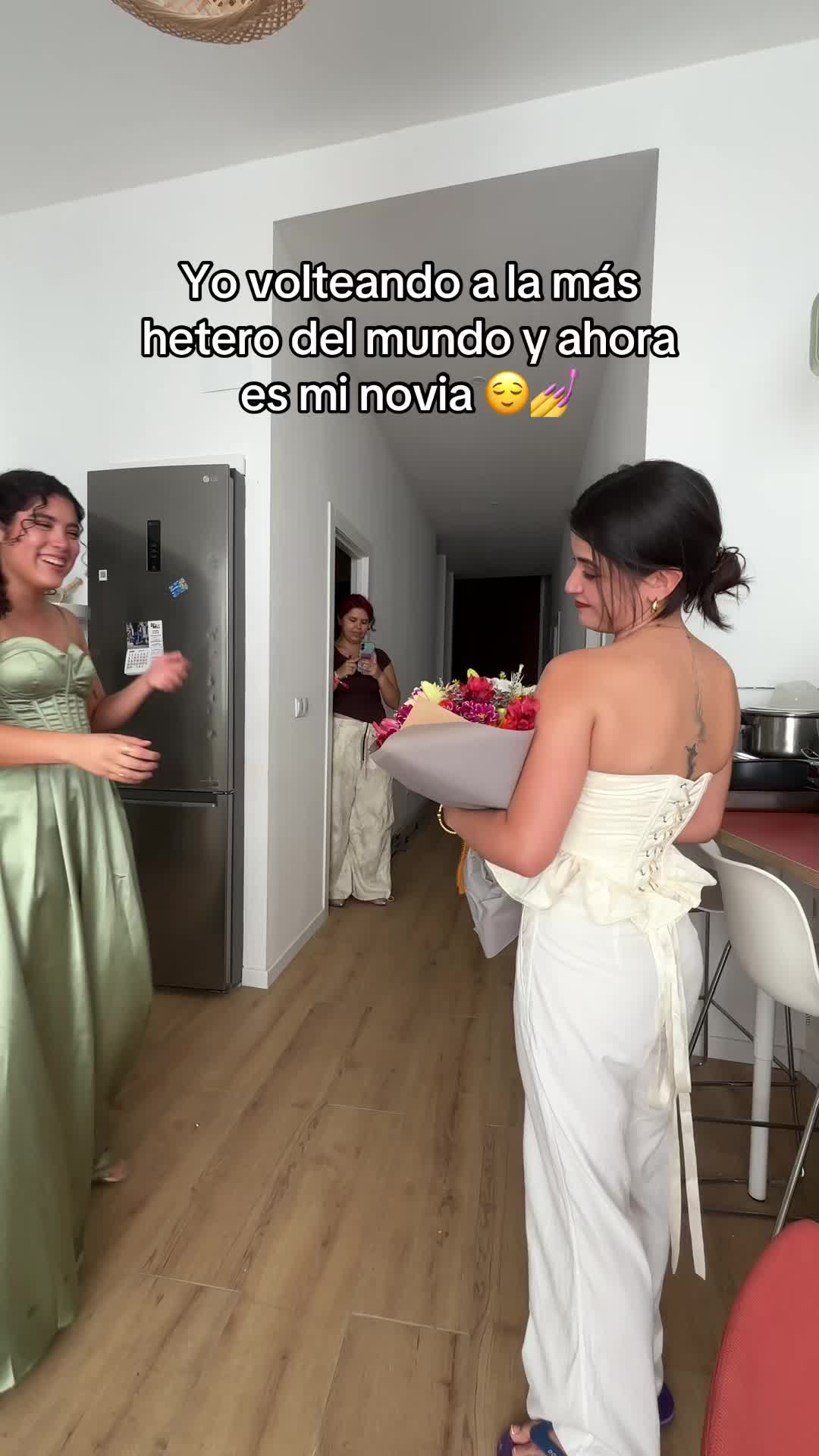 @Angie España
