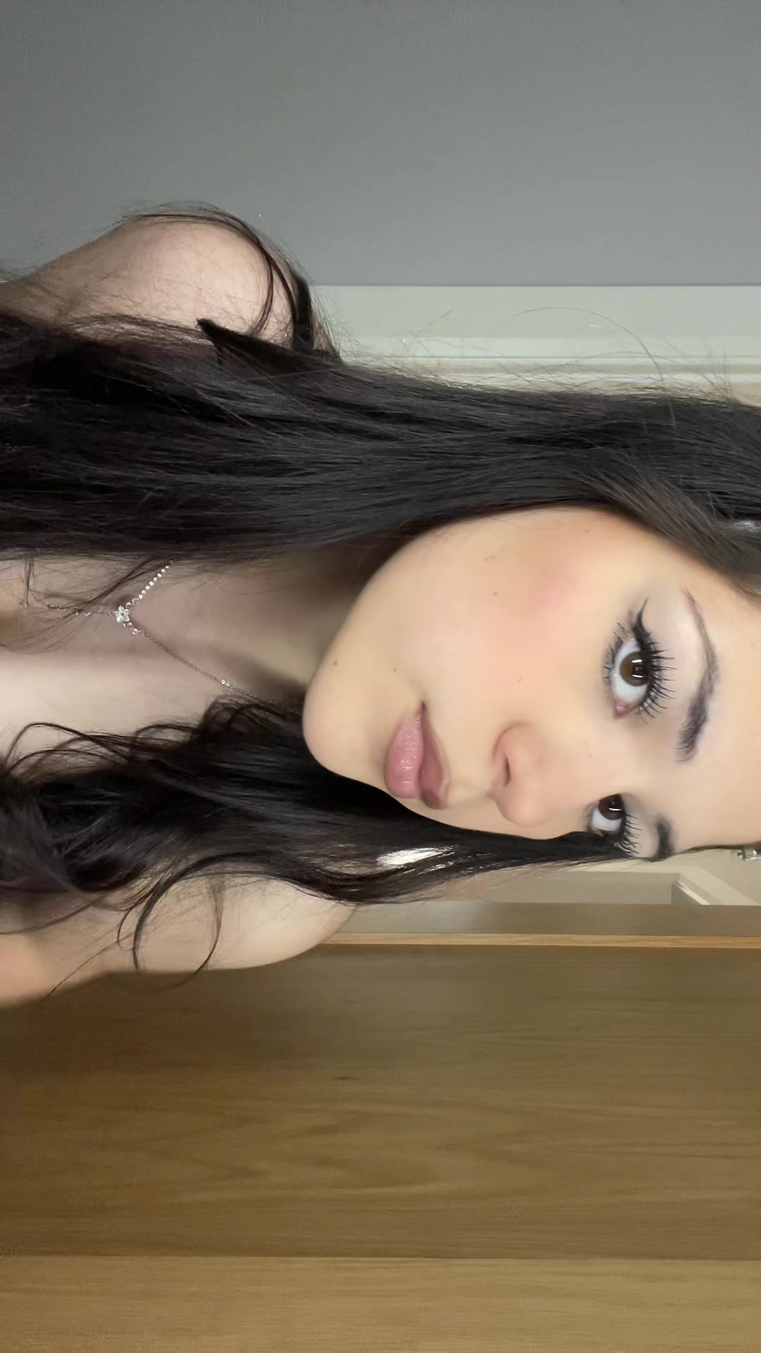 @isabella