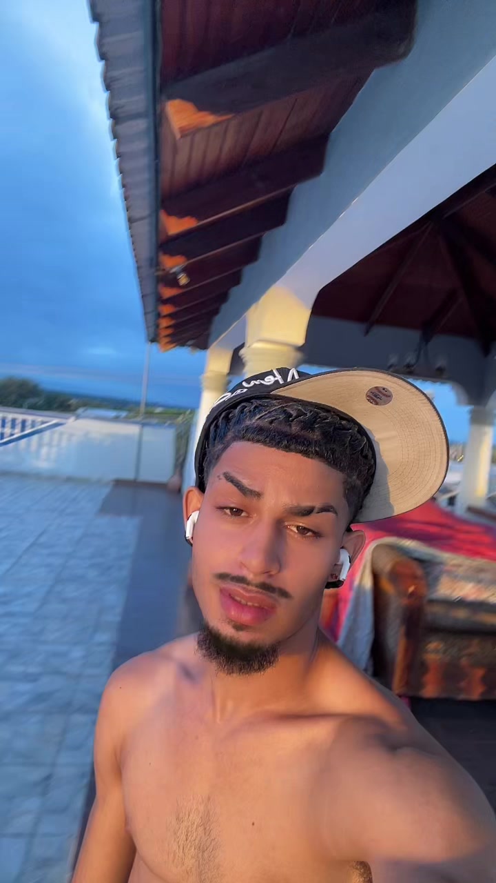 @Anthony🦦