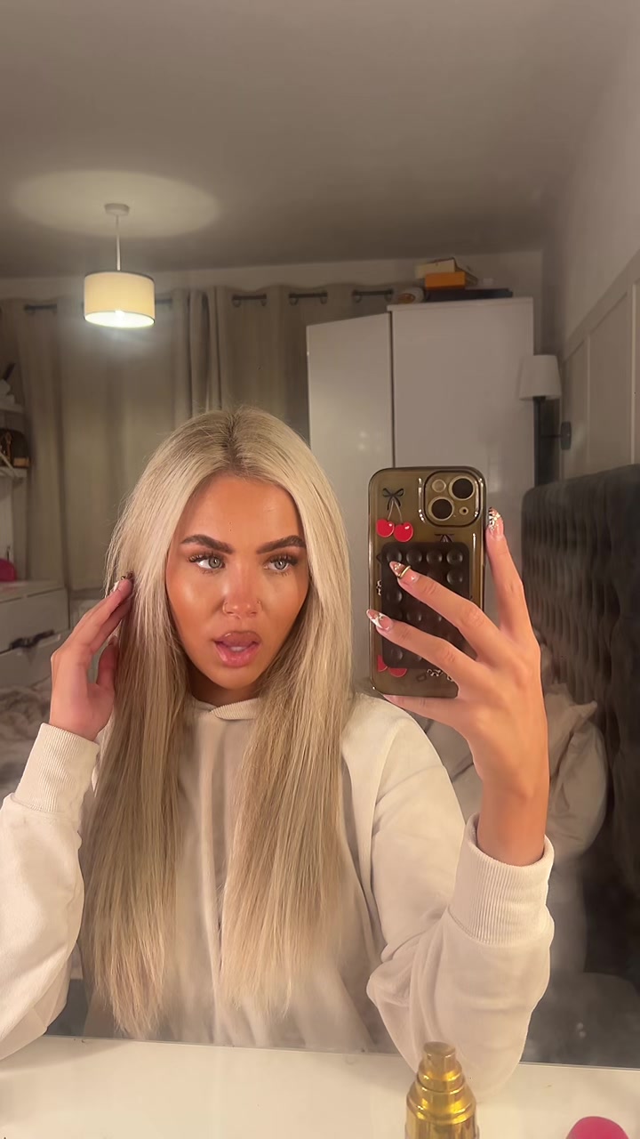 @elliesouthgate1