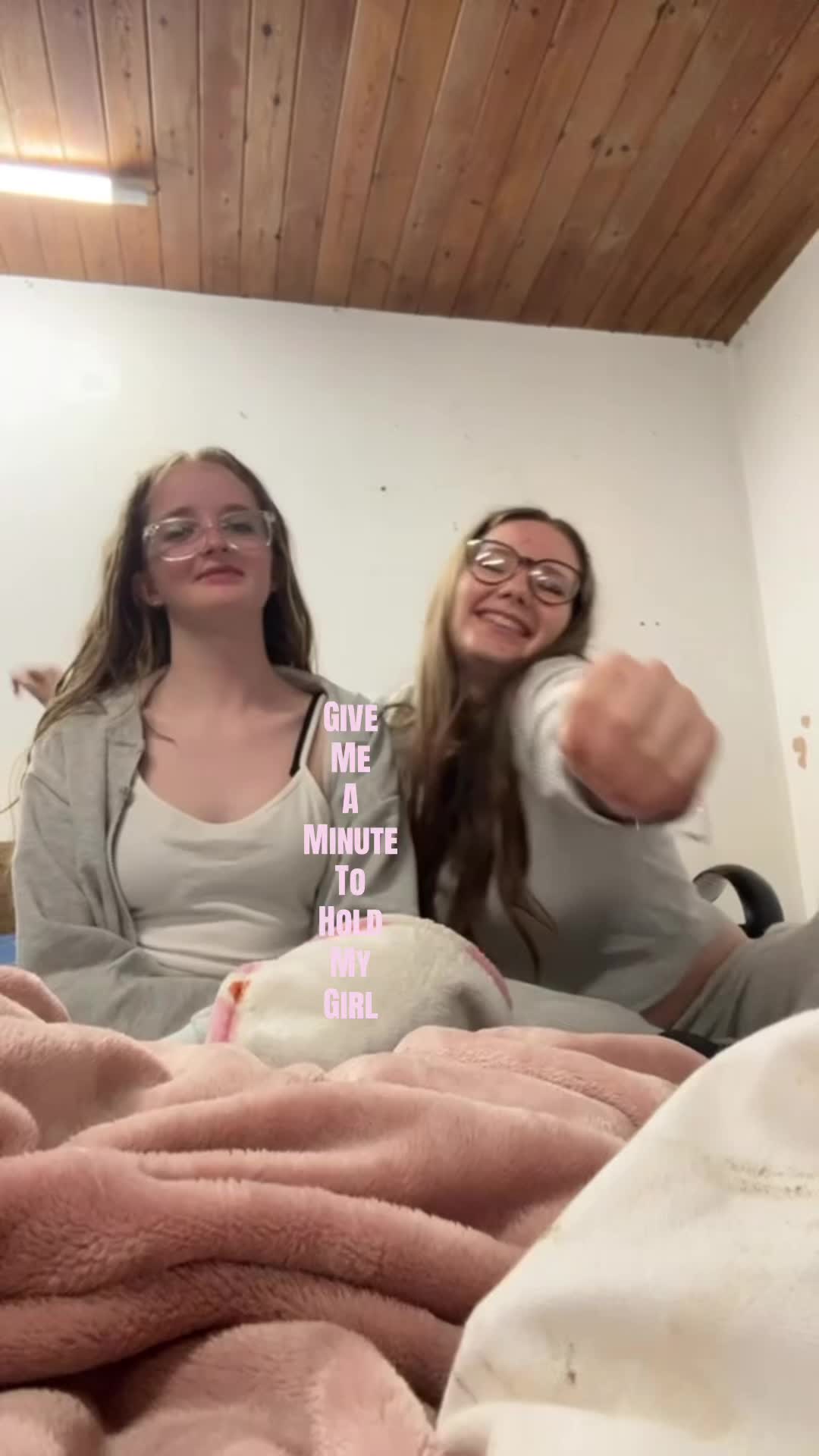@Chloestromboli🦝