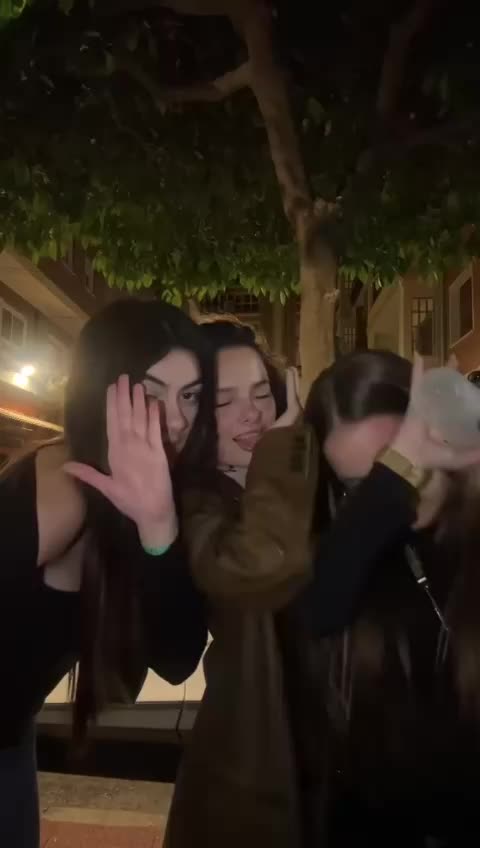 @avellanak