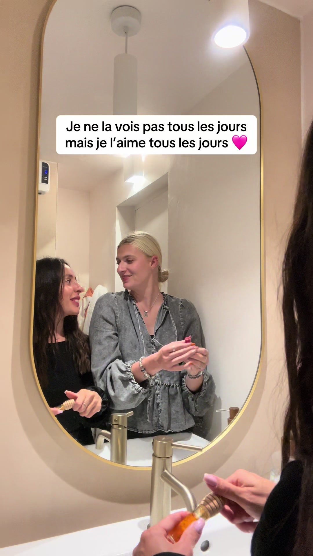 @lauraccomplie