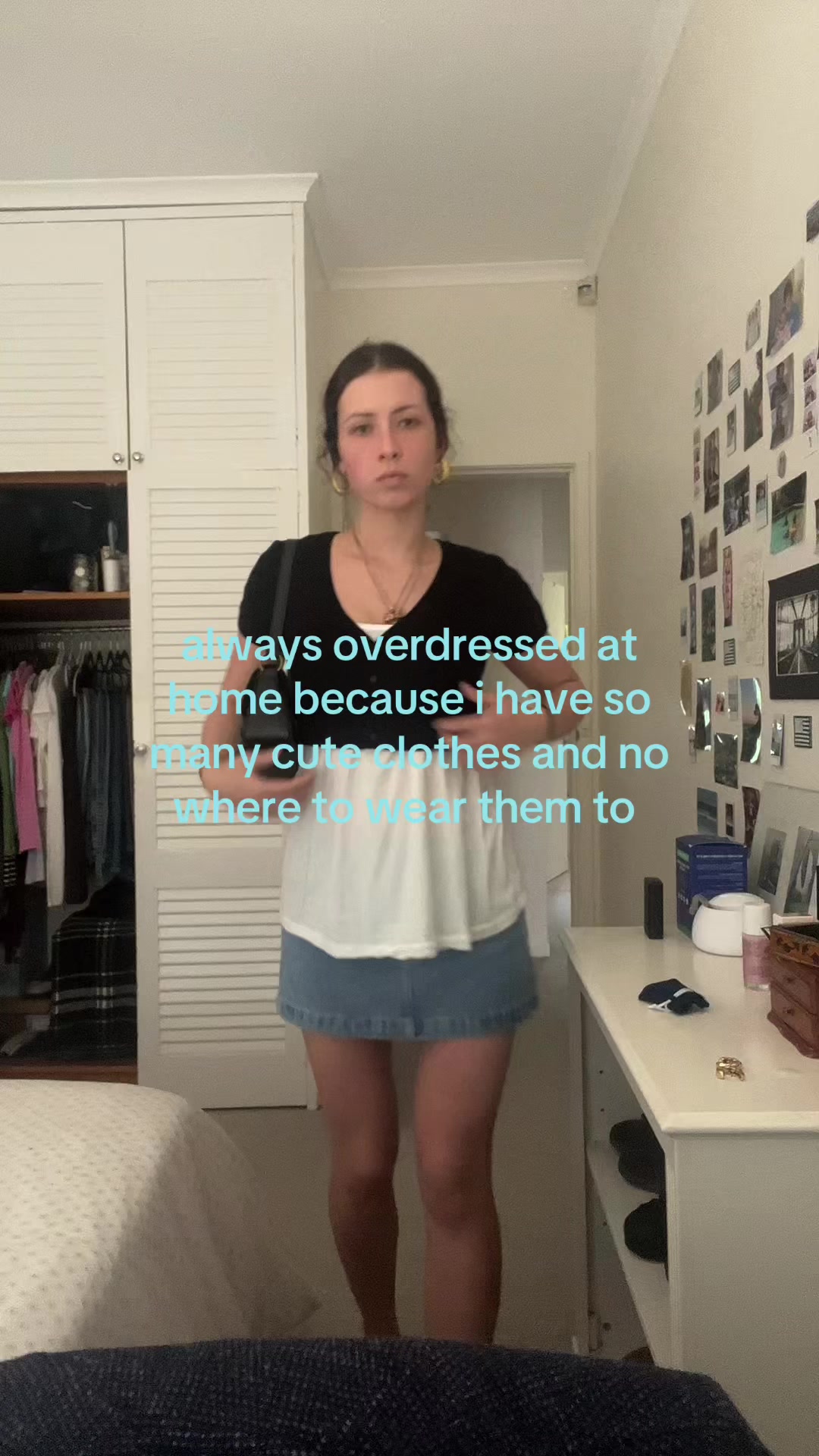 @ℰ