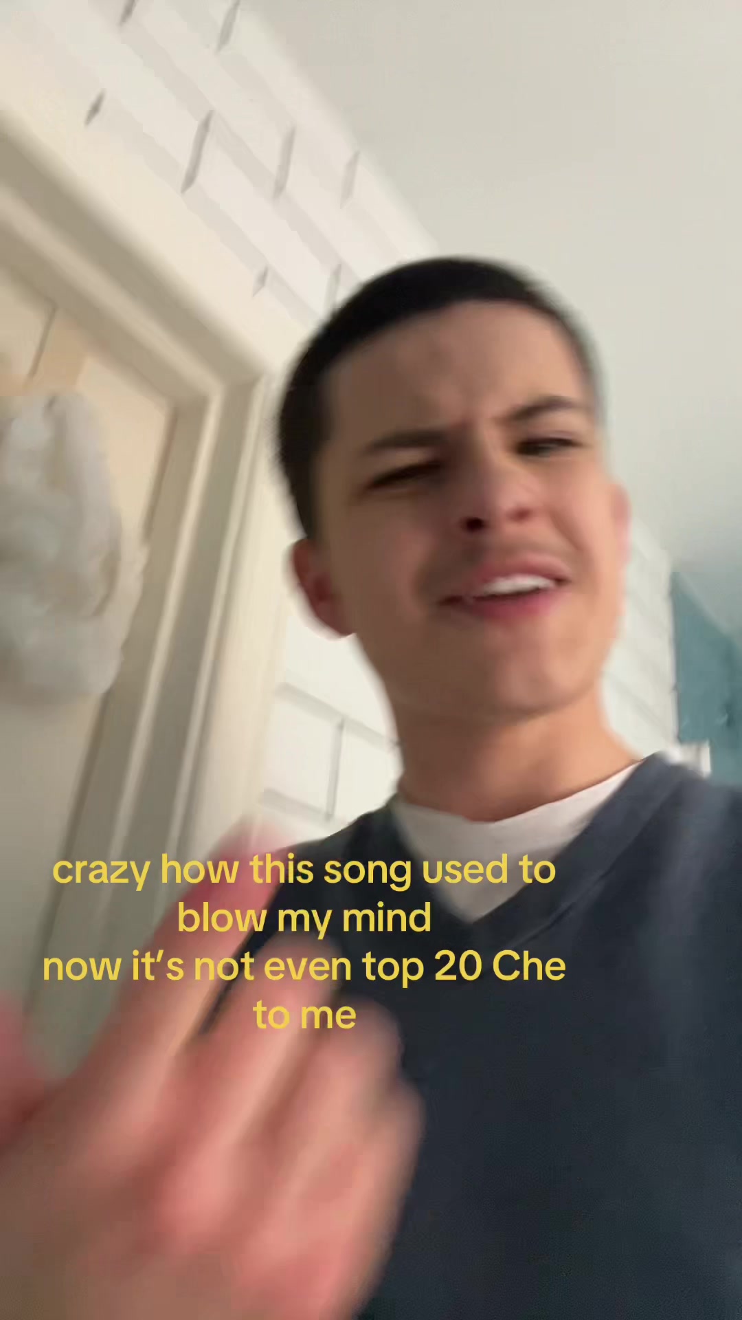 @⃟