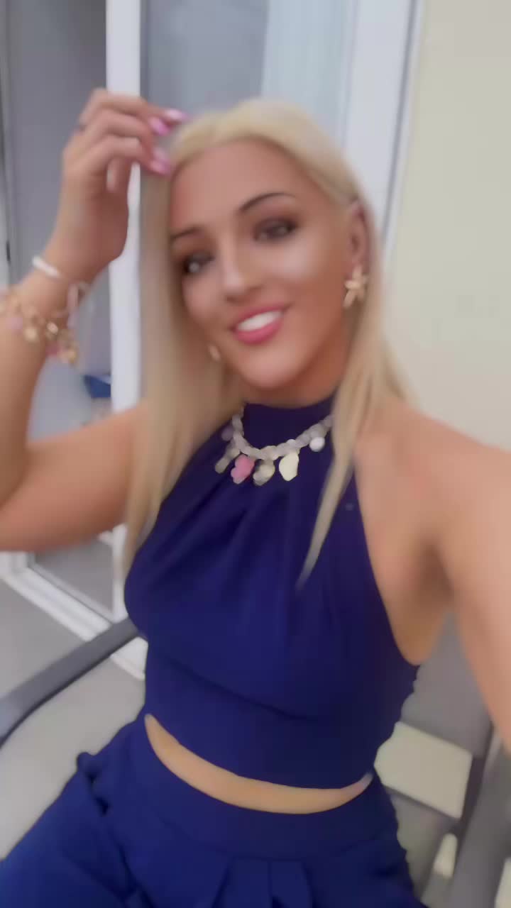 @xholliexb