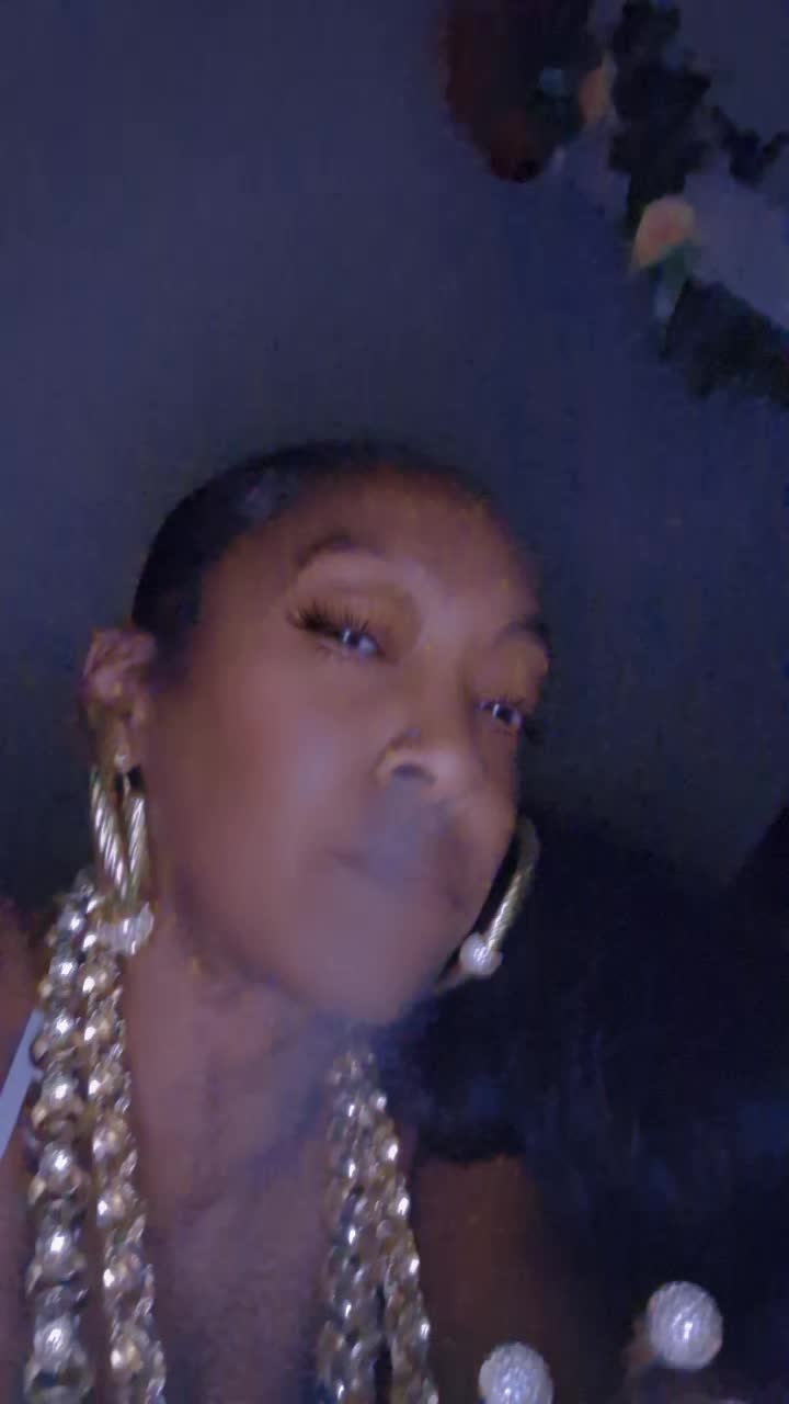 @CooleyQueen👑🇬🇧🇯🇲