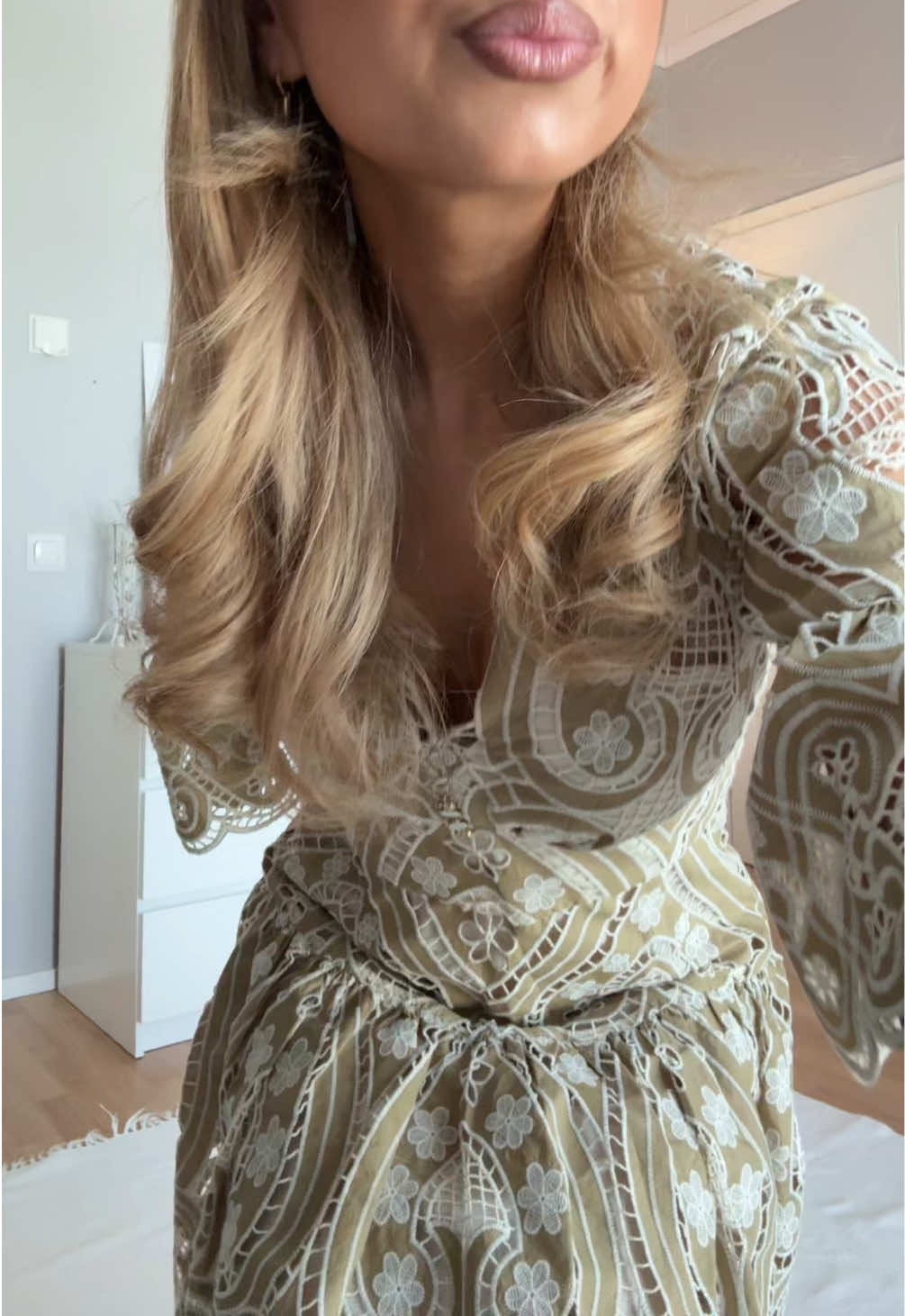 @𝐞𝐥𝐥𝐚