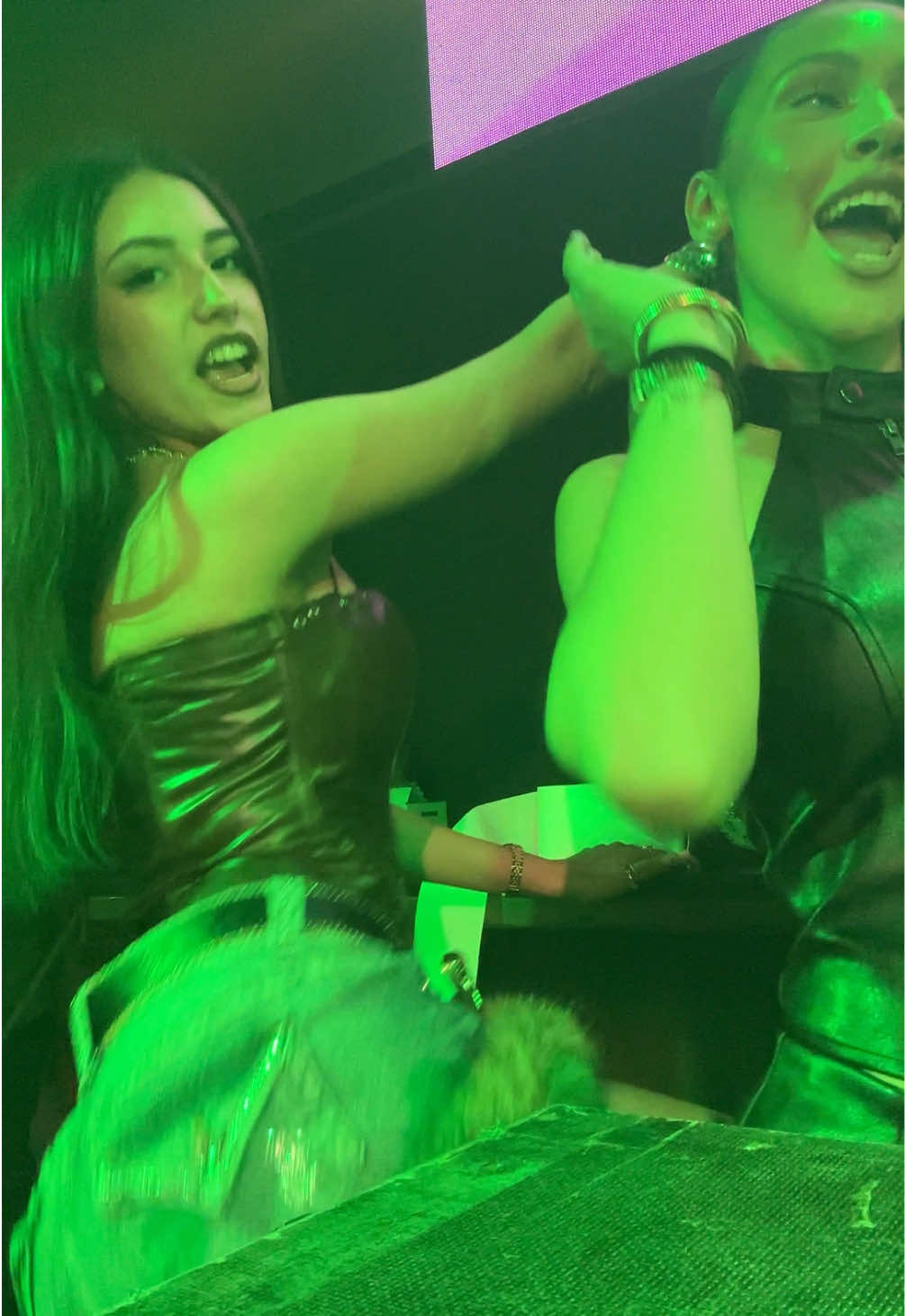 @𝒯𝒽𝑒𝑅𝑒𝒶𝓁𝒟𝒾𝓋𝒶💋