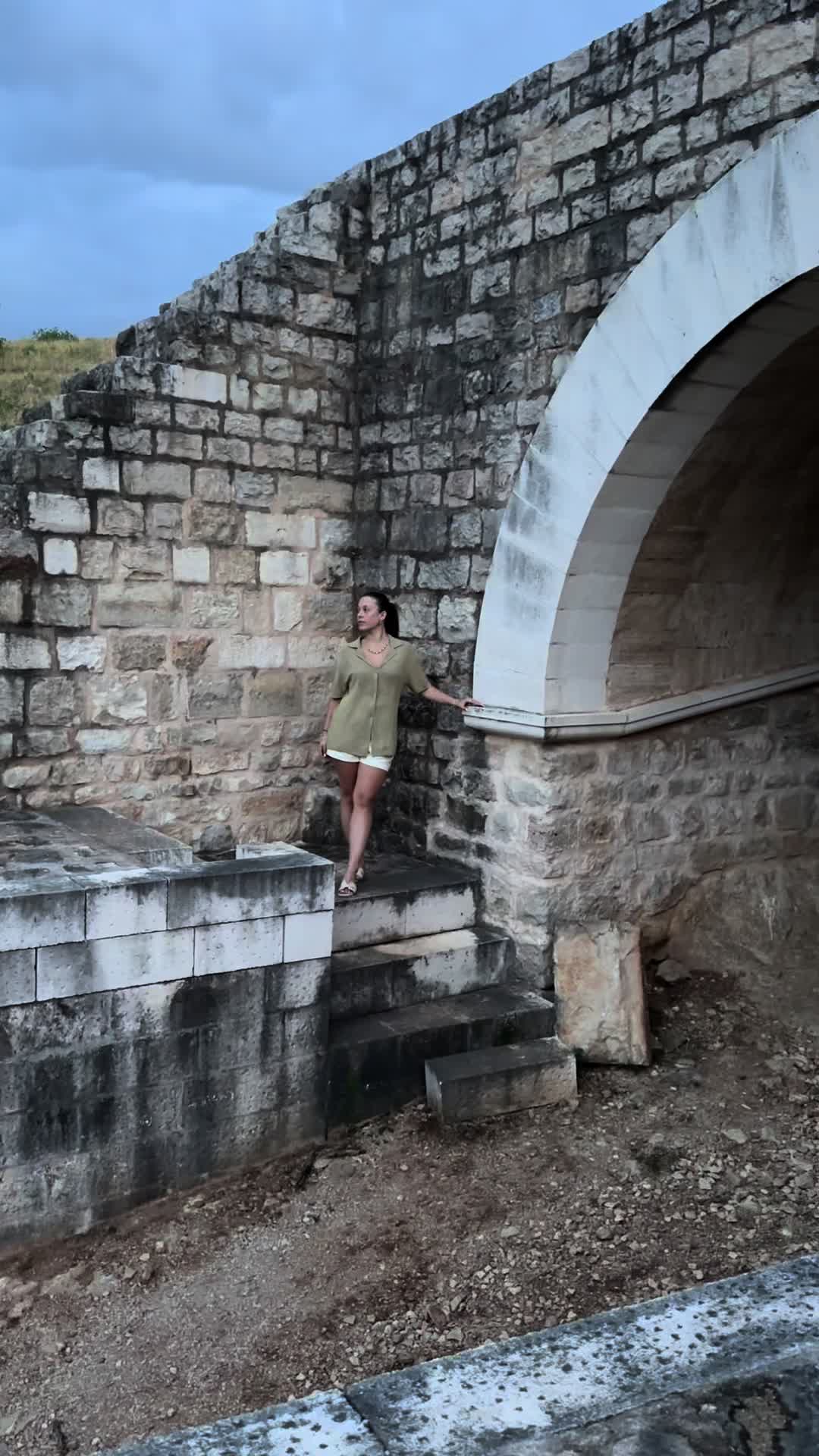 @LOLACELEB