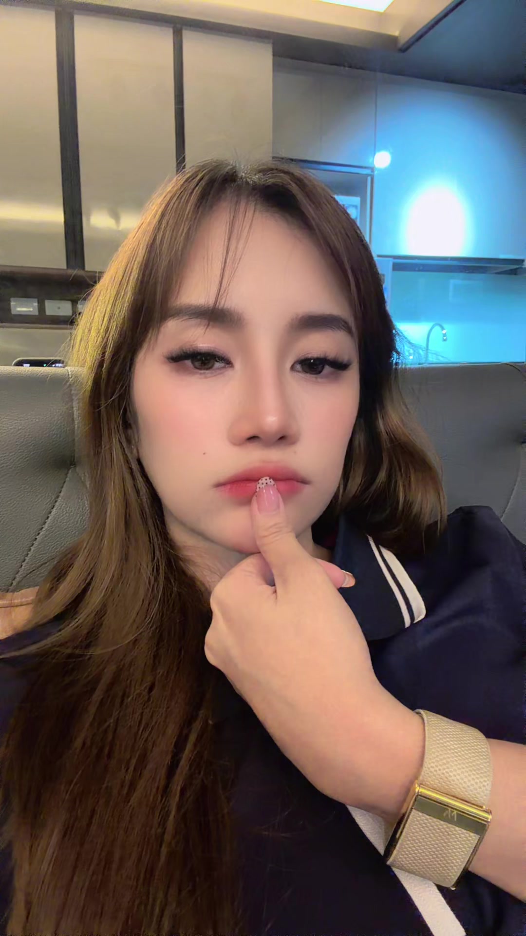 @Via โ.๐ ฬ