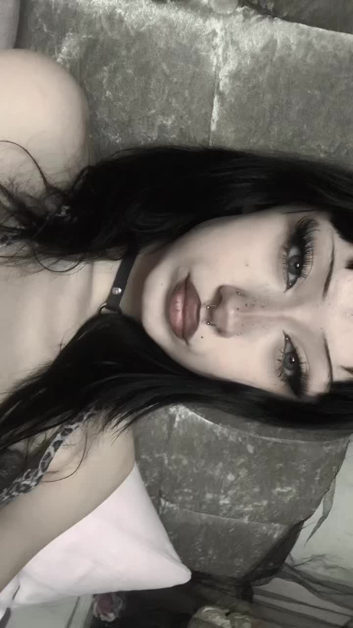 @♱