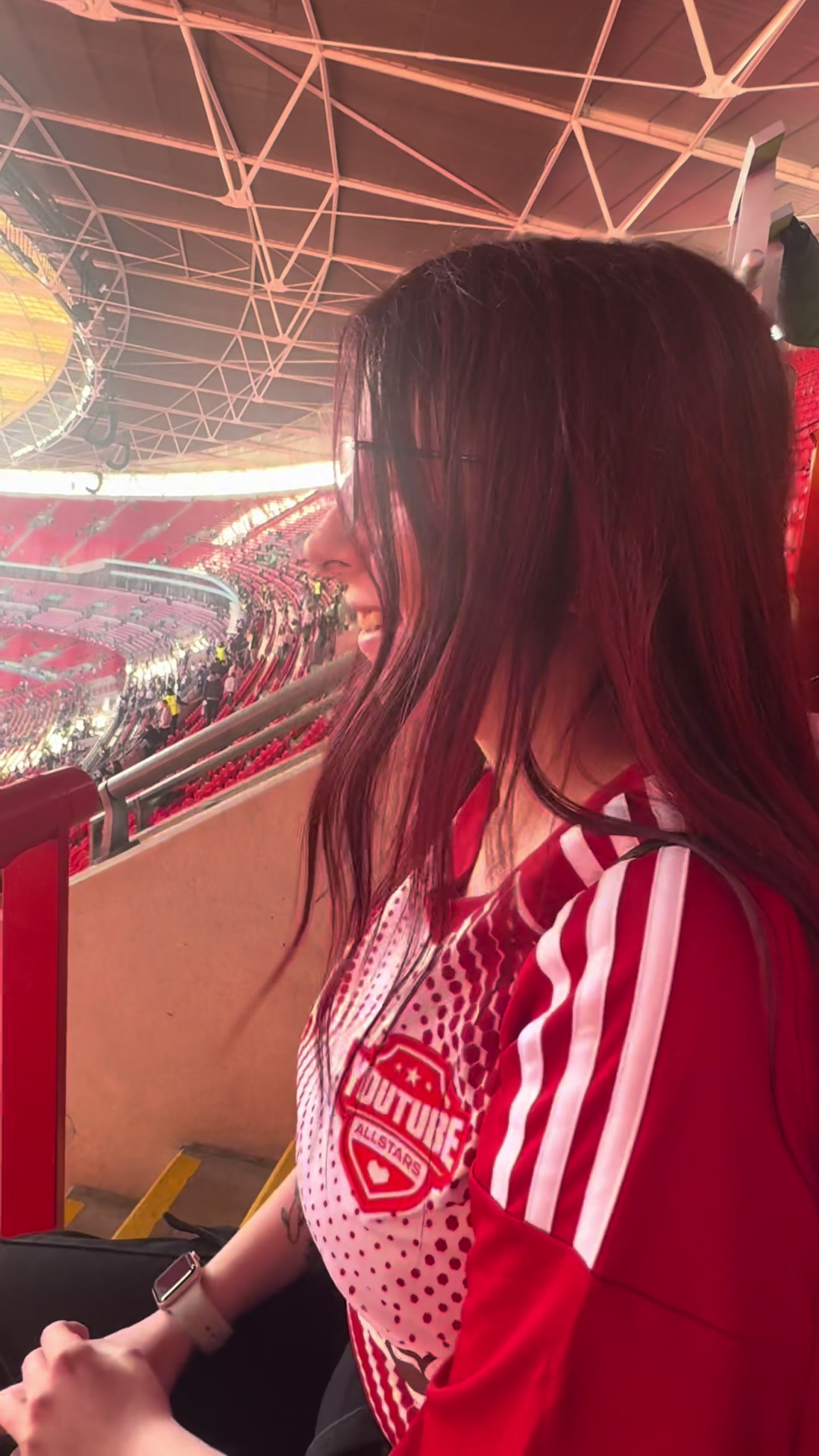 @Charlotte:)🖤