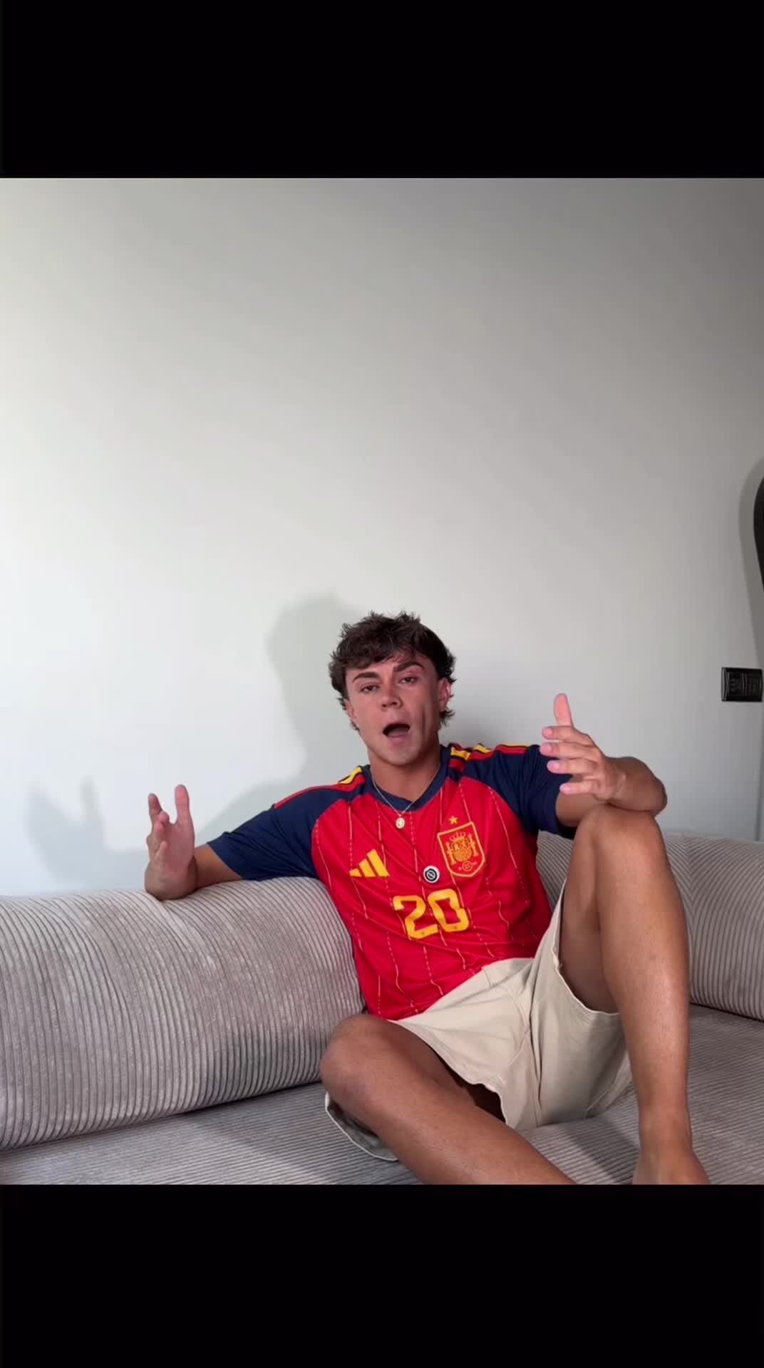 @&Aacute; L V A R O