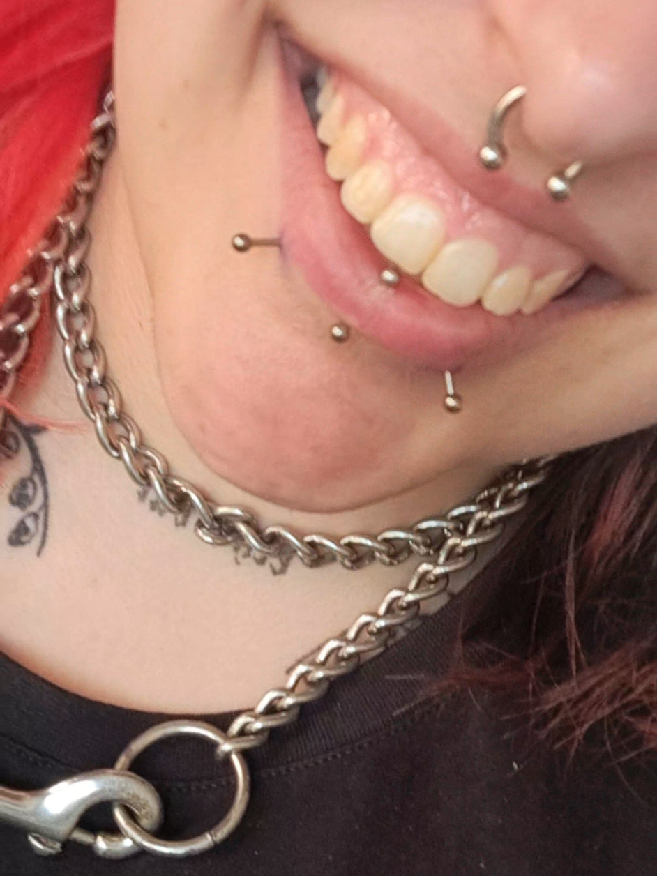 @🖤 𝕰𝖓𝖛𝖞 ❤️ (they/them)